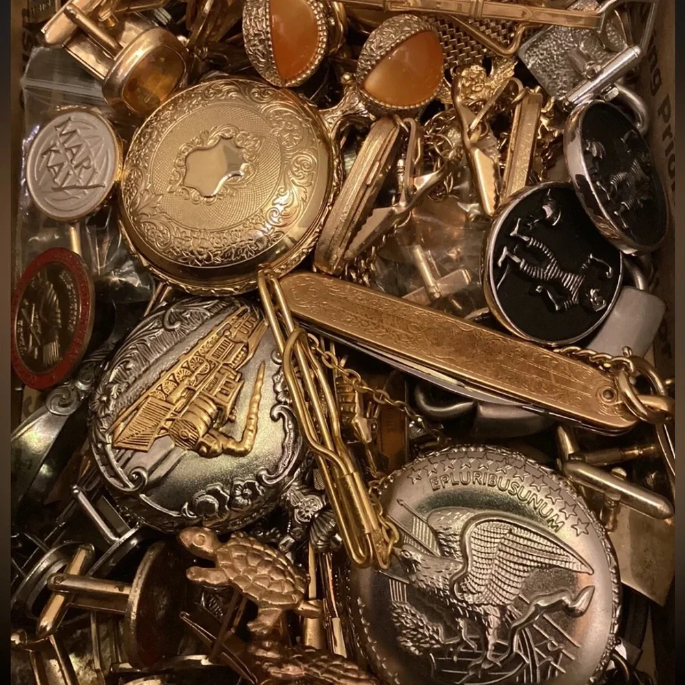 Vintage Estate Costume Jewelry 5 LB Lots, Signed And Unsigned, All wearable - Picture 5 of 16